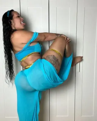 Rose Cruz photo 15 — BBW, Brown