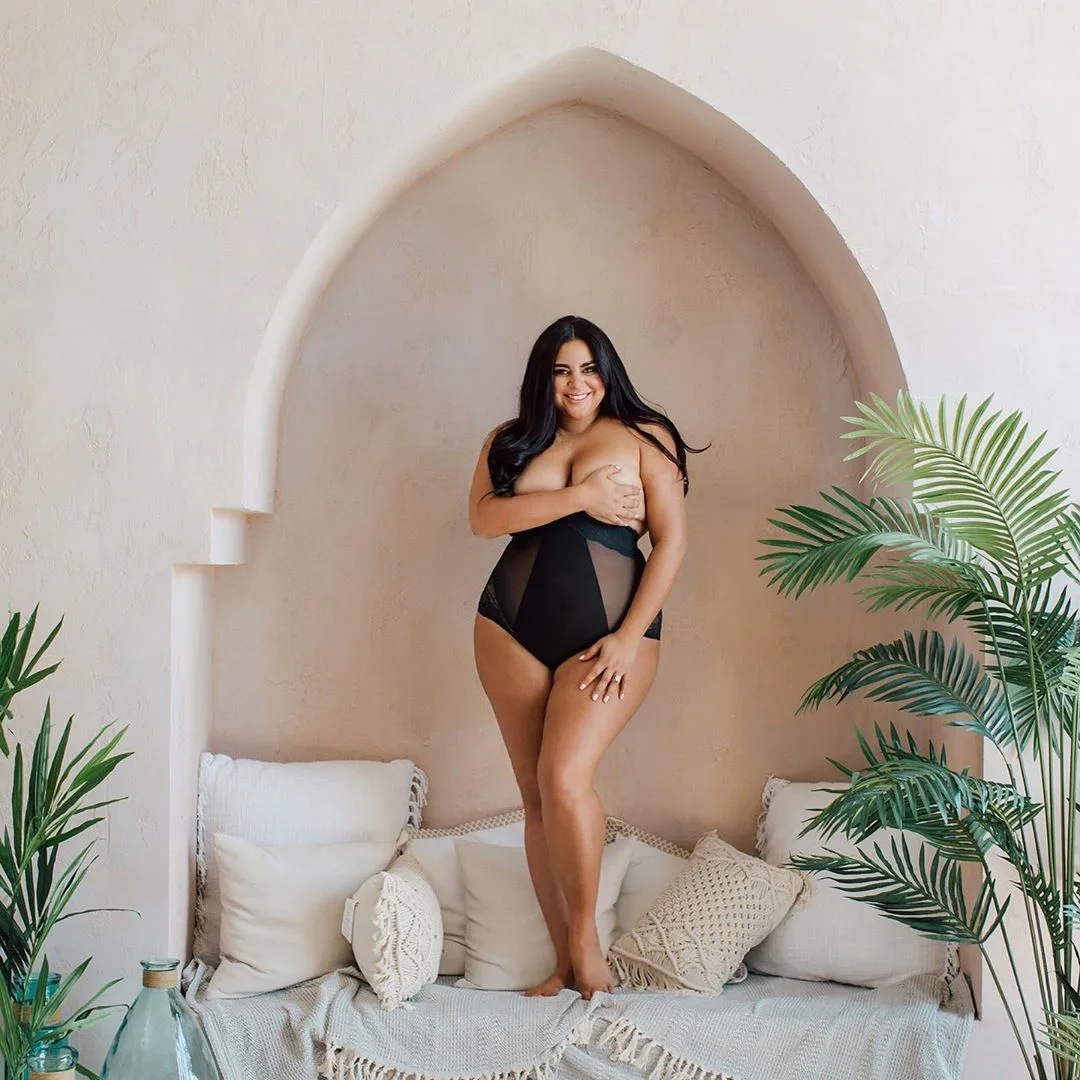 Roxy Earle photo 10 — Canadian, BBW