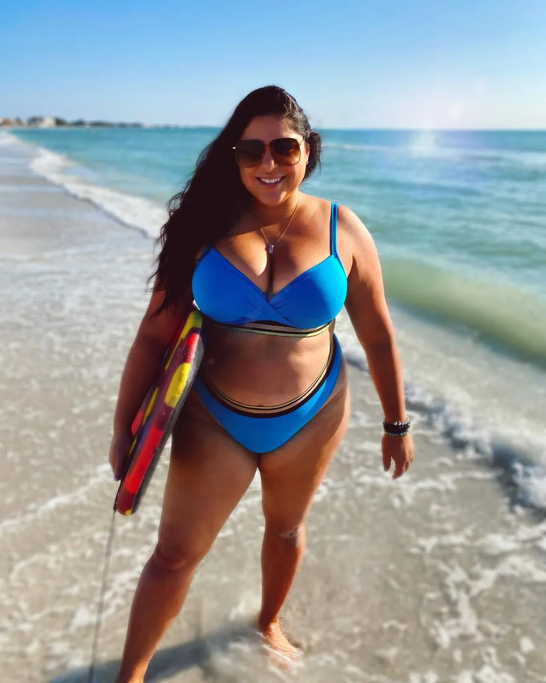 Roxy Earle photo 15 — Fashion Designer, Plus Size Model, Reality TV Star, Canadian