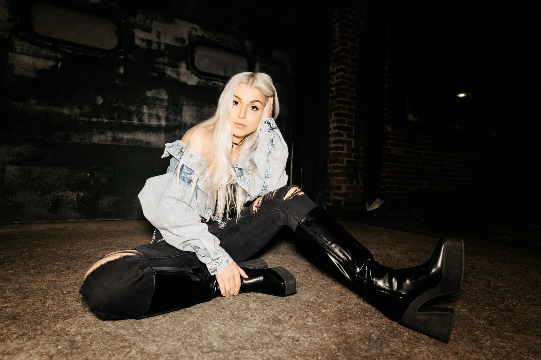 Royale Lynn photo 7 — Canadian, Blonde