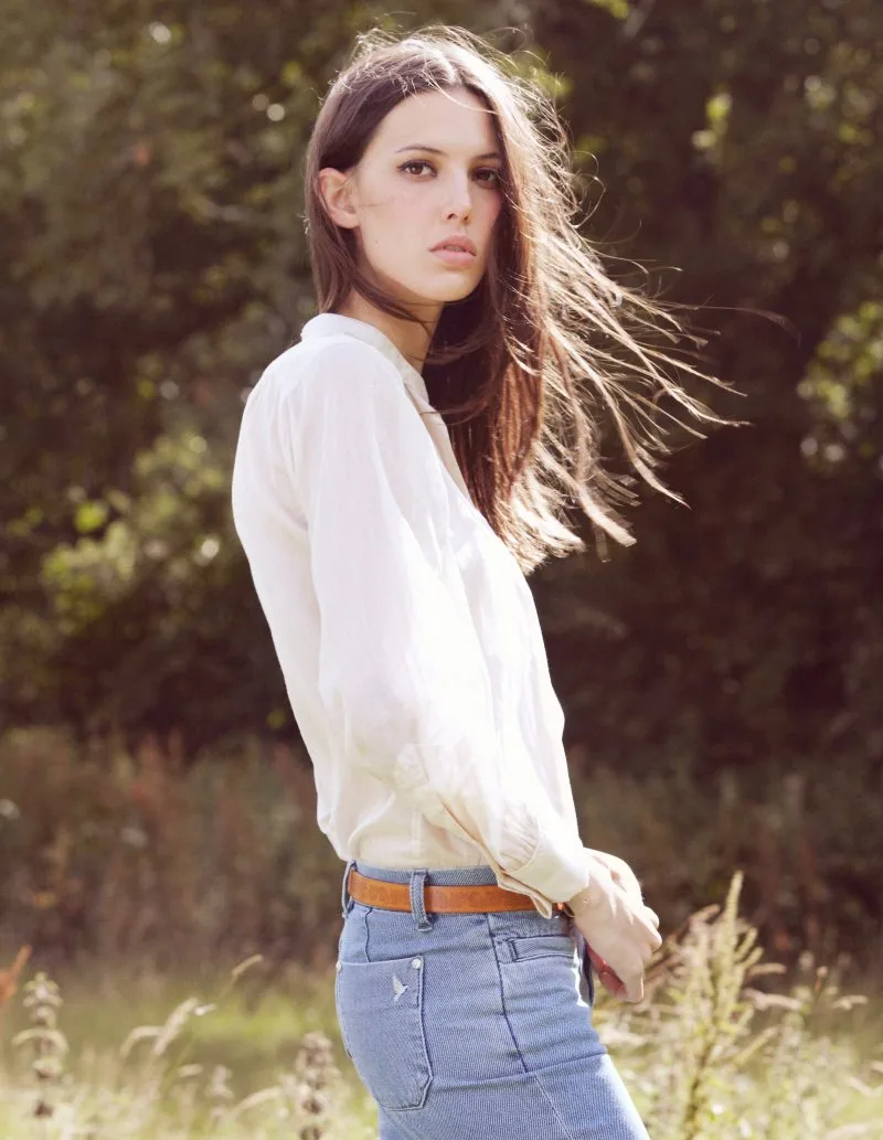 Ruby Aldridge photo 1 — American, Red