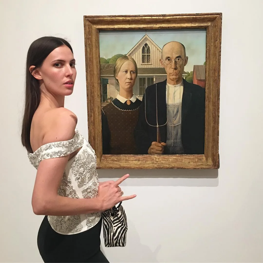 Ruby Aldridge photo 7 — American, Red