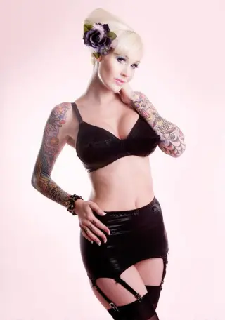 Sabina Kelley photo 13 — Brown, Caucasian