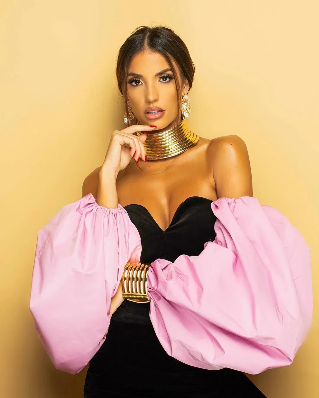 Sabrina Calvo photo 13 — Venezuelan),  (American, Brown