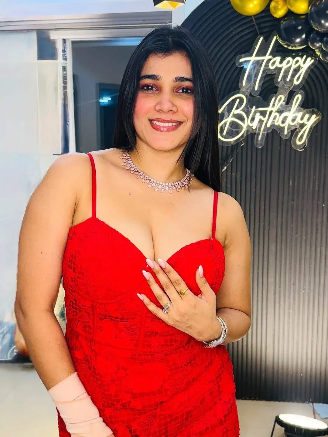 Sadhana Naidu photo 17 — Asian, Actress, Blogger, Content Creator (Non-Adult), Glamour Model, YouTuber