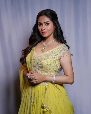 Sadhana Naidu photo 18 — Actress, Blogger, Content Creator (Non-Adult), Glamour Model, YouTuber, Indian