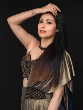 Sadhana Naidu photo 19 — Indian, Black