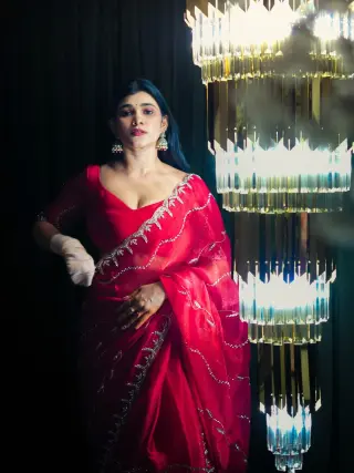 Sadhana Naidu photo 4 — Brown, Asian
