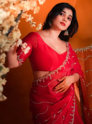 Sadhana Naidu photo 5 — Asian, Actress, Blogger, Content Creator (Non-Adult), Glamour Model, YouTuber