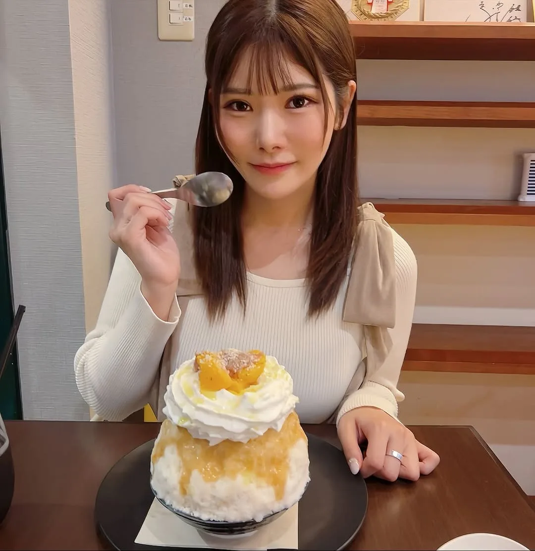 Sakura Mahiru photo 19 — Japanese, Black