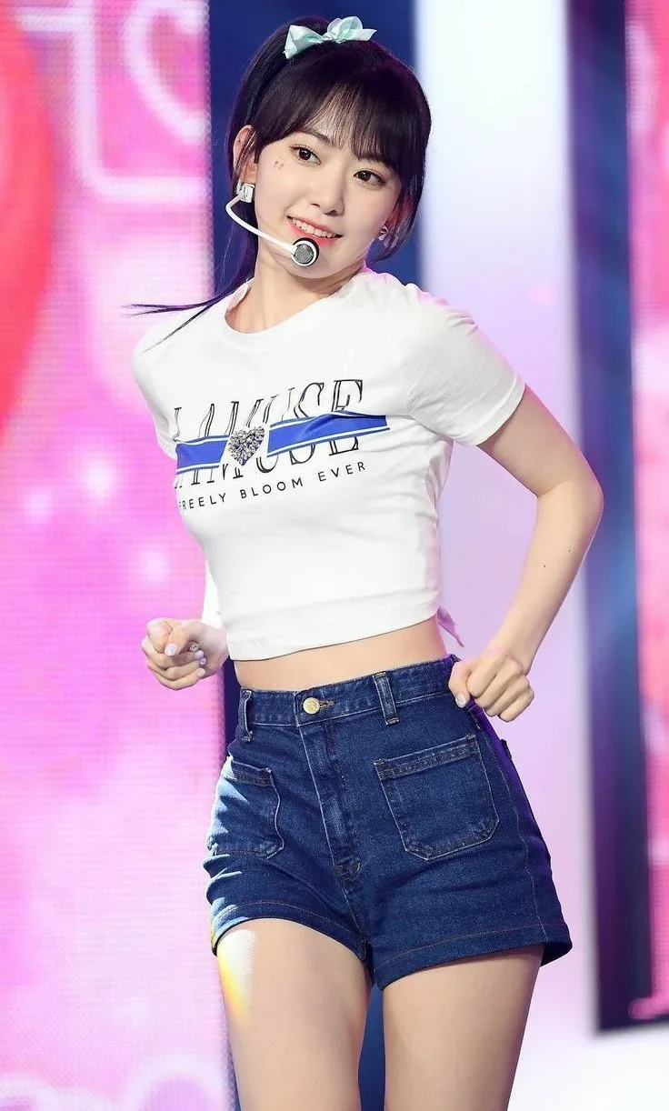 Sakura Miyawaki — Influencer, Model, Musician, Musician:  J-pop Idol, Musician:  K-pop Idol, YouTuber, Japanese),  (South Korean