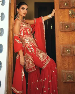 Sama Zakeri photo 2 — Brown, Athletic