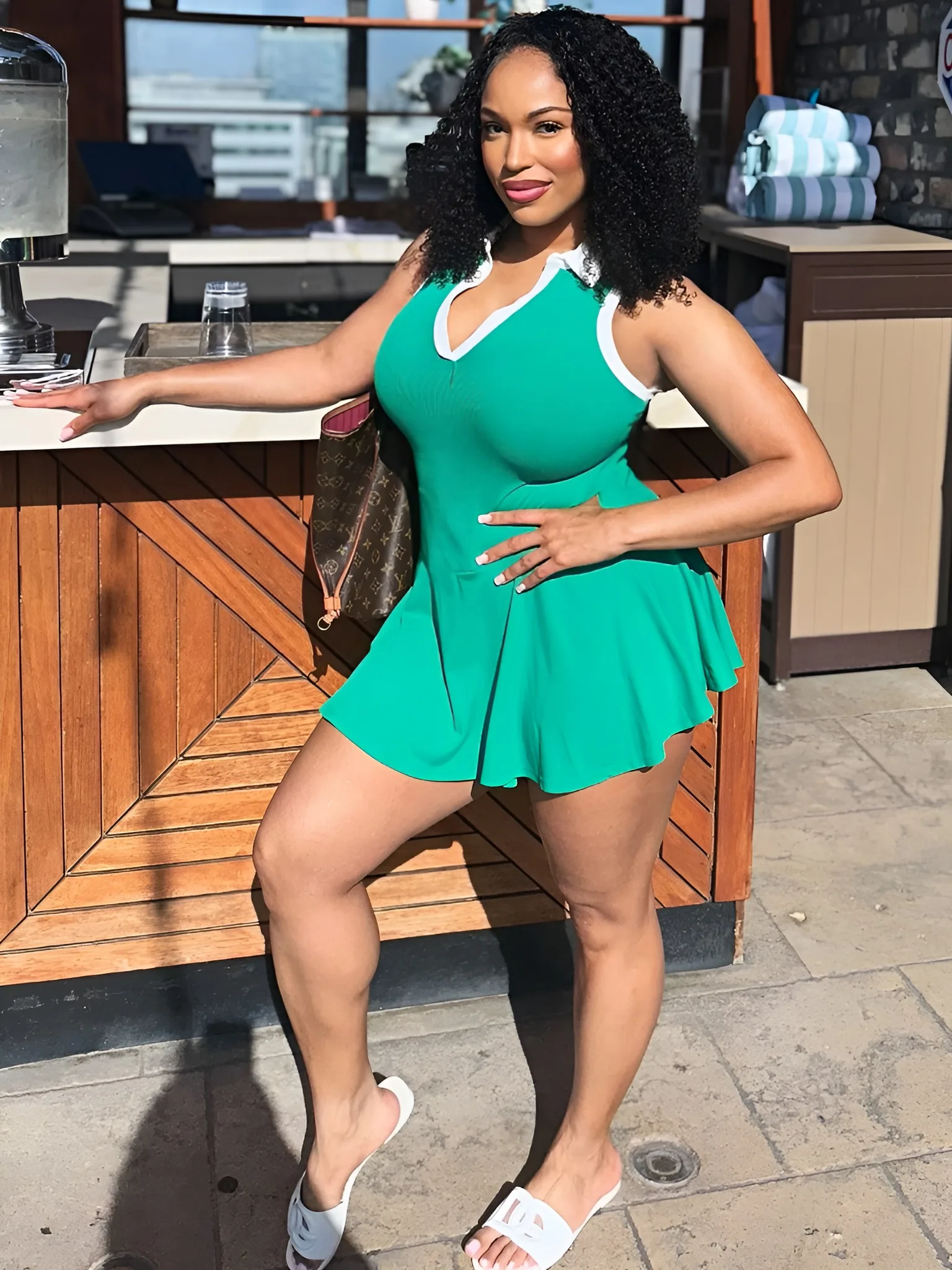 Samone Green photo 16 — Brown, Black