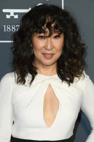 Sandra Oh photo 13 — Slim, Brown