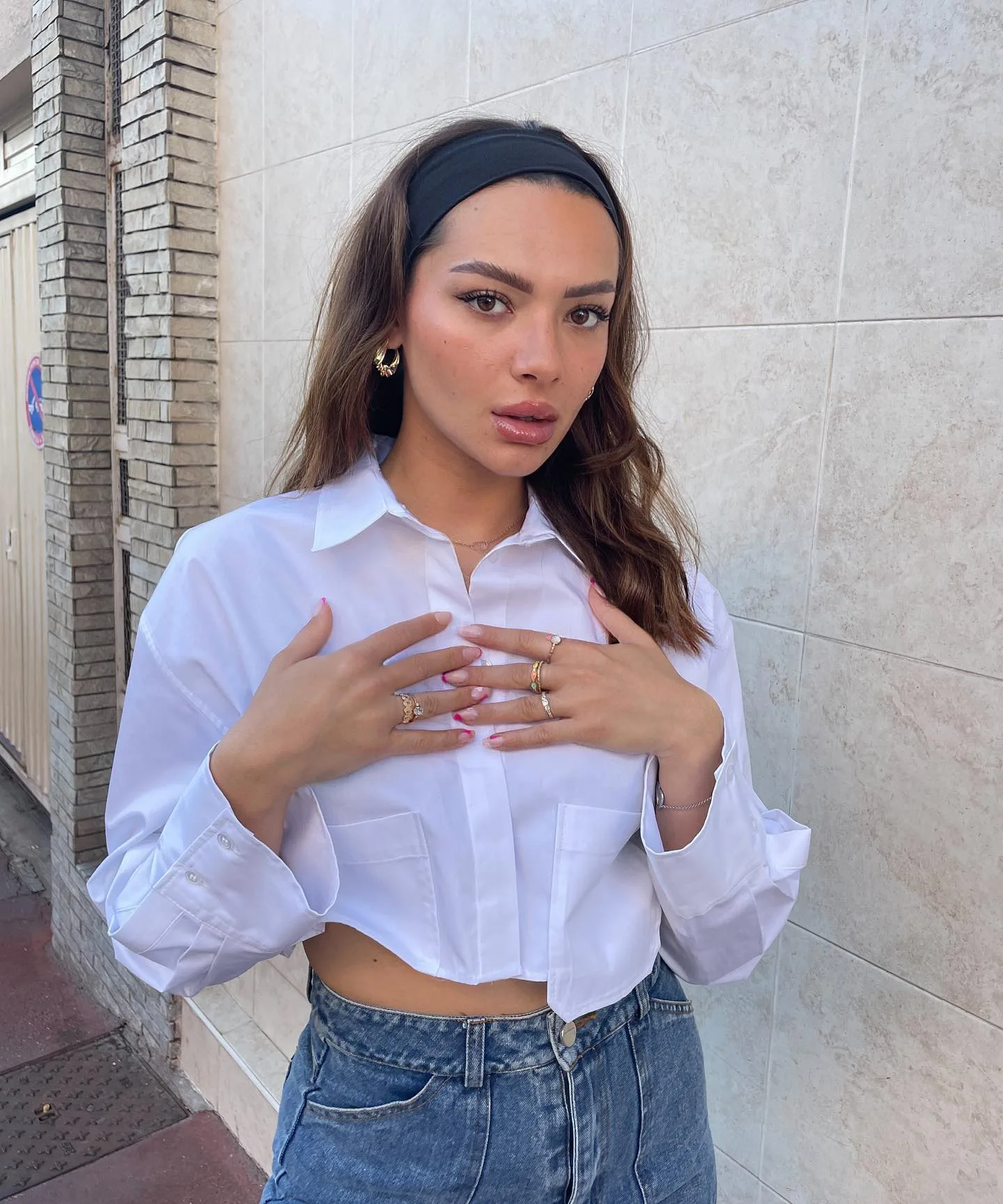 Sandra Schembari photo 19 — French, Brown