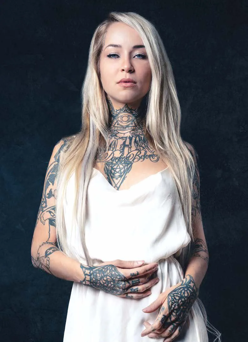 Sara Fabel — Model, Finnish