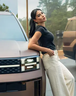 Sara Hesri photo 11 — Middle Eastern, Blogger, Business Woman, Glamour Model, Influencer, TikTok Star, YouTuber