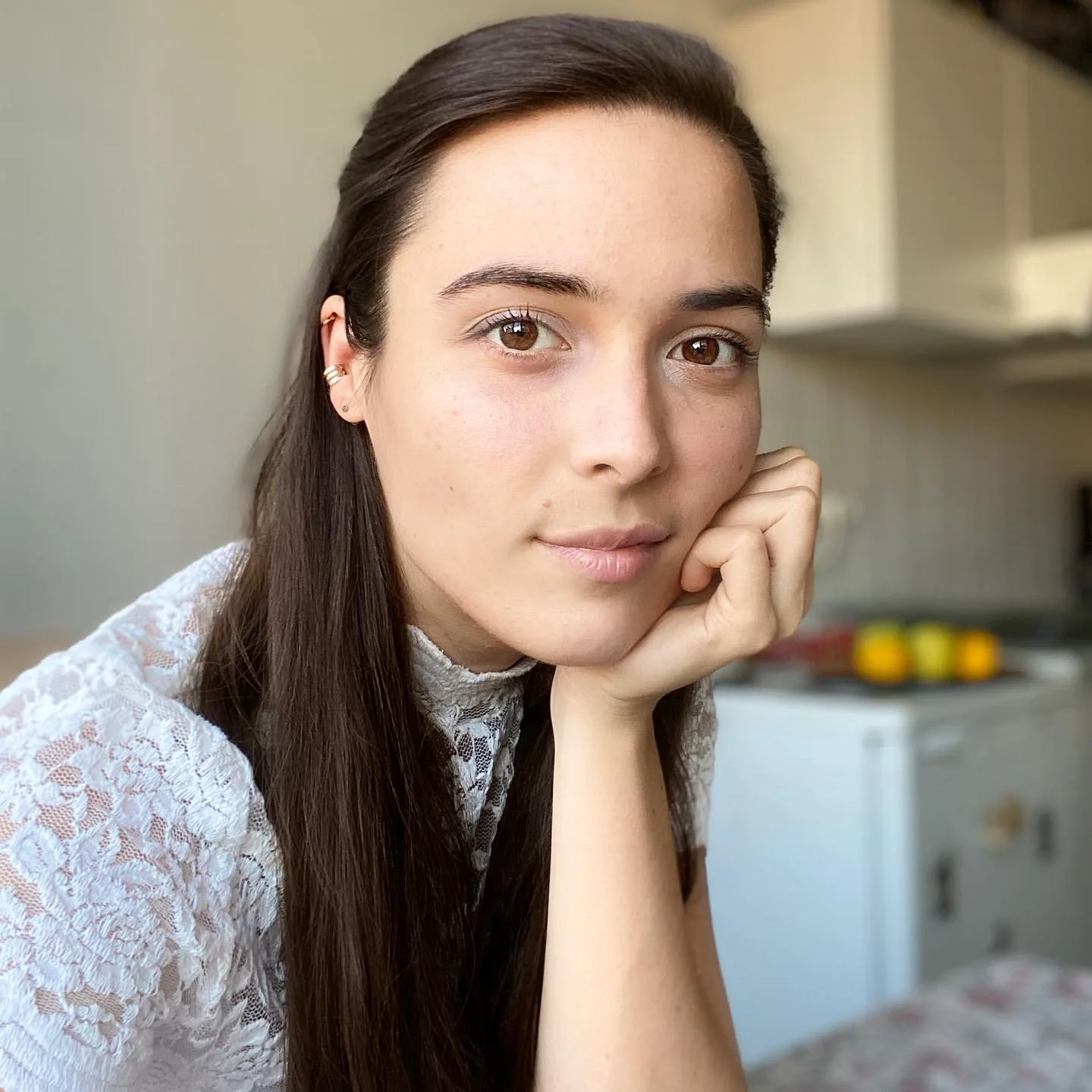 Sara Karas photo 7 — Brown, Average