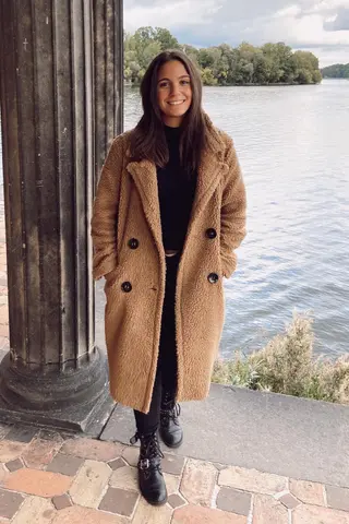 Sara Sievert photo 1 — German, Black