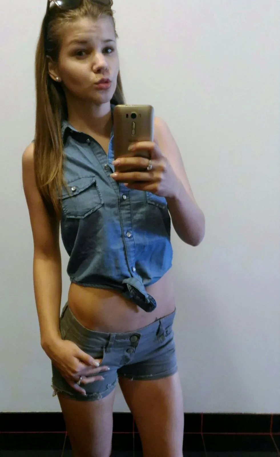Sarah Kay photo 32 — Brown, Athletic