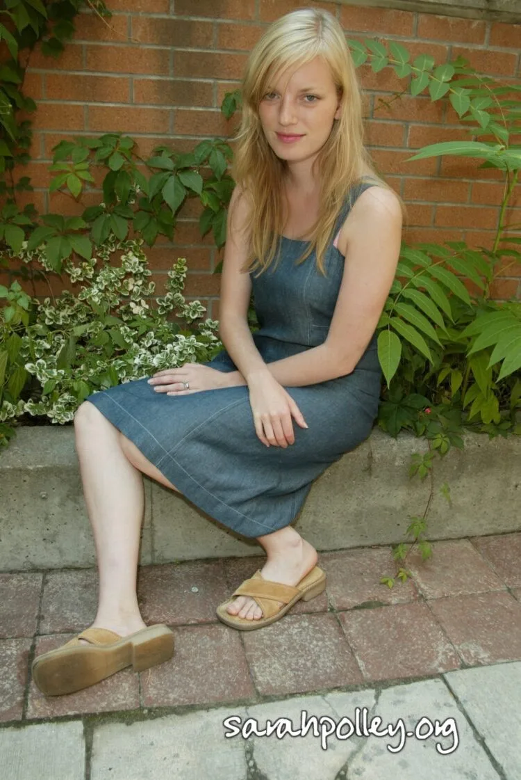 Sarah Polley photo 11 — Caucasian, Activist, Actress, Director, Producer, Writer