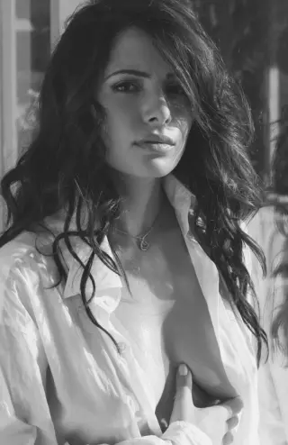 Sarah Shahi photo 18 — Actress, Cheerleader (former), Director, Influencer, Producer, American