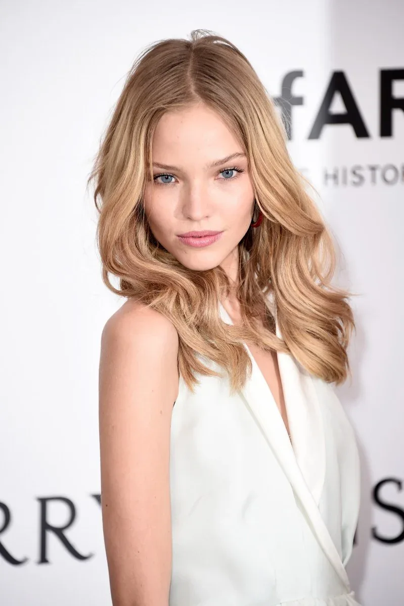 Sasha Luss photo 15 — Slim, Blue