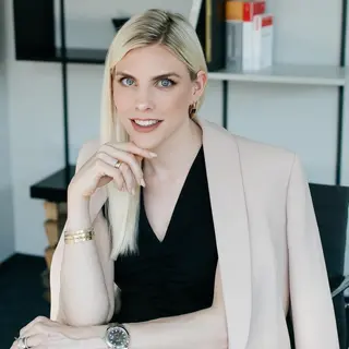 Saskia Schlemmer photo 10 — Lawyer, German