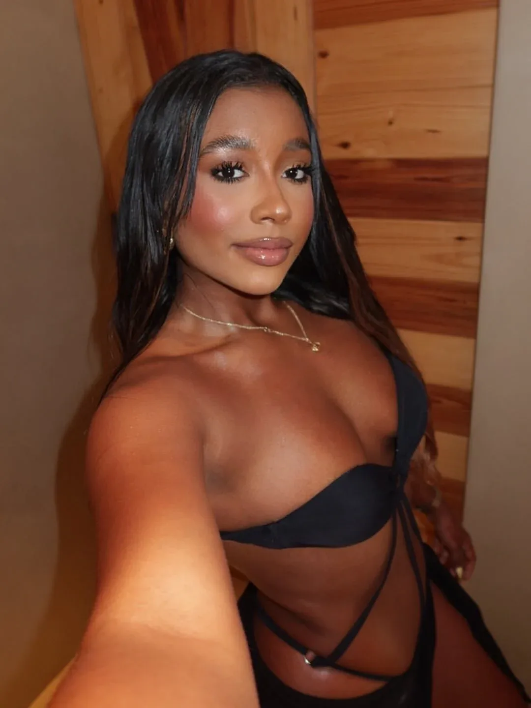 Selena Morales photo 15 — Average, Brown