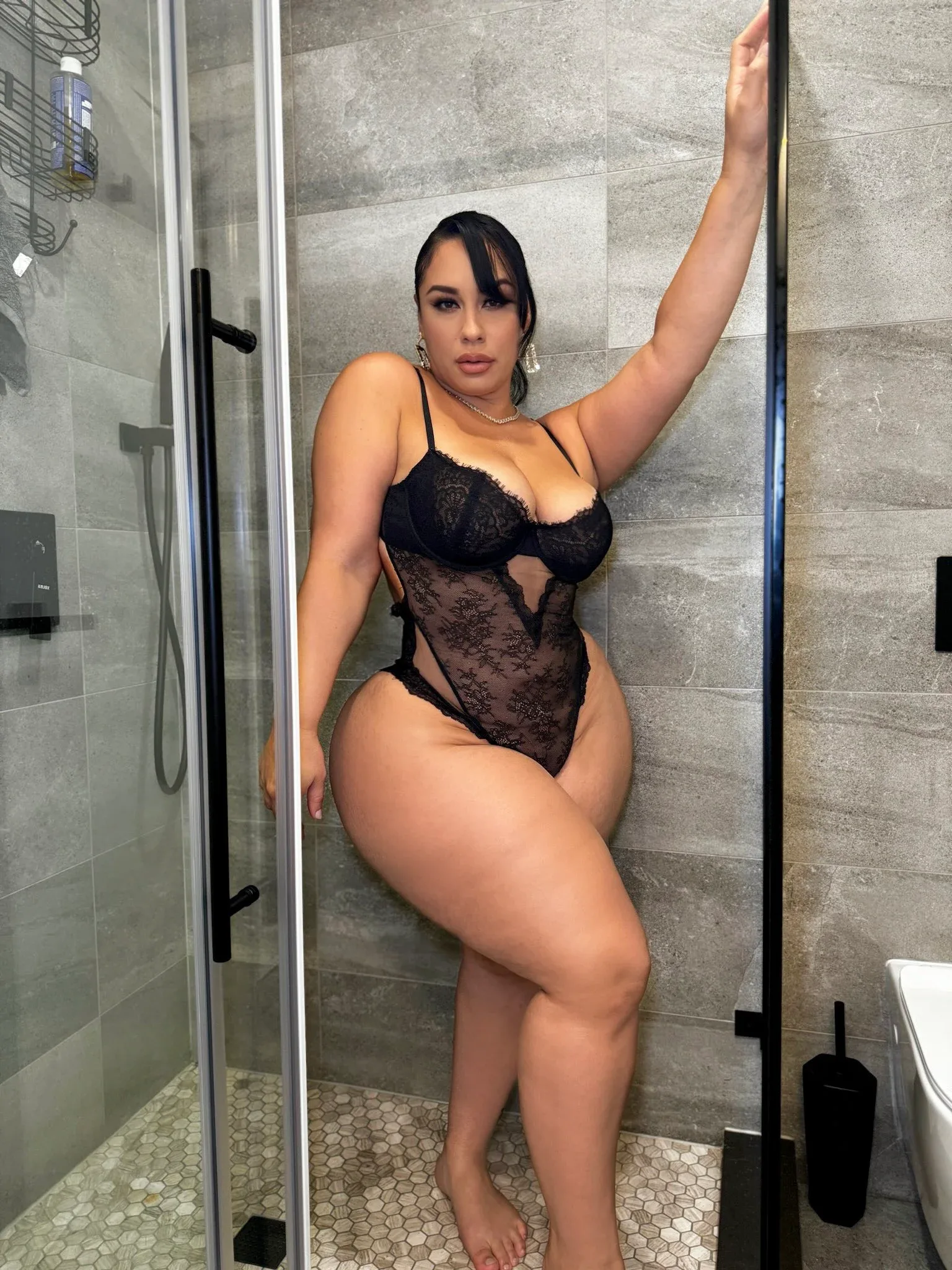 Selene Castle photo 5 — Latin, Plus Size Model