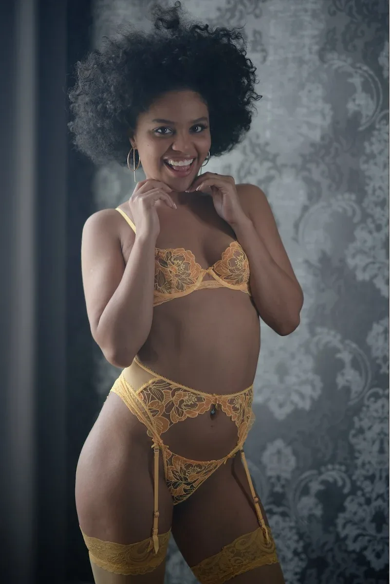 Selva Lapiedra photo 2 — Brown, Slim