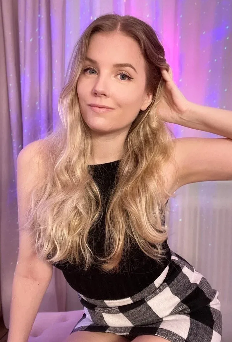 Sessis photo 17 — Caucasian, Gamer, YouTuber