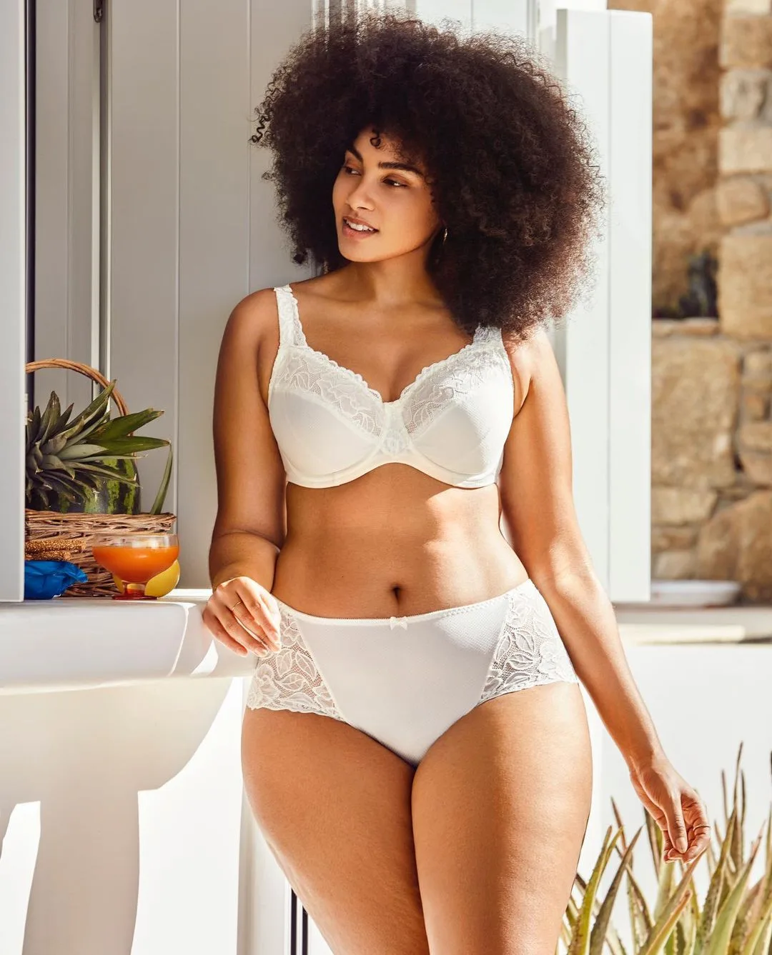 Shadia Ampadu — Plus Size Model, French