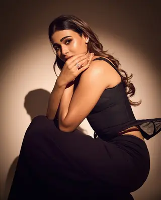 Shalini Pandey photo 10 — Brown, Asian