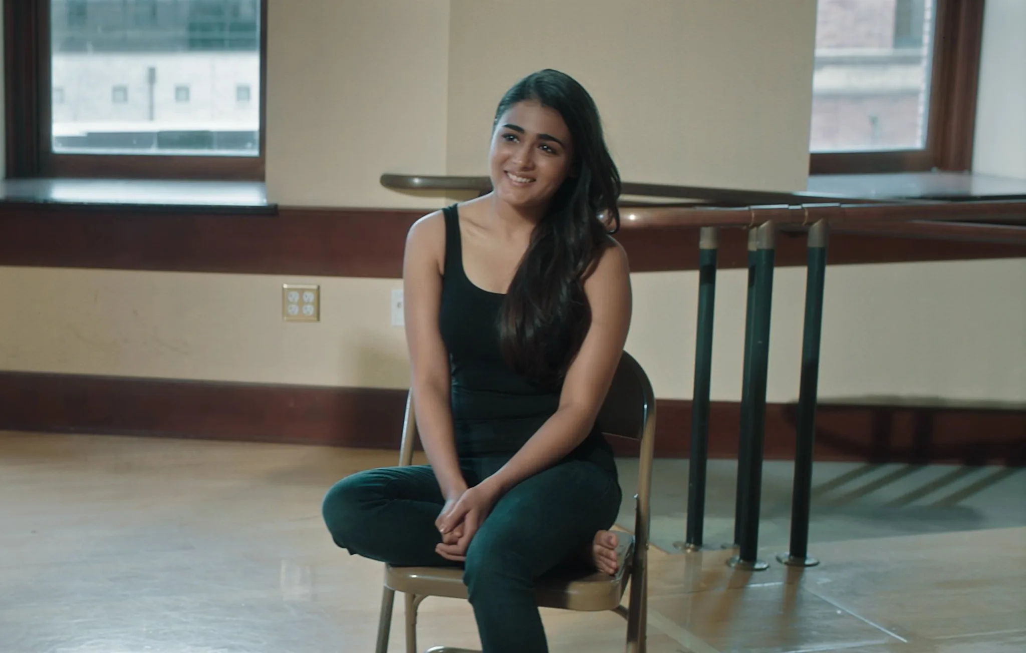 Shalini Pandey photo 15 — Slim, Brown