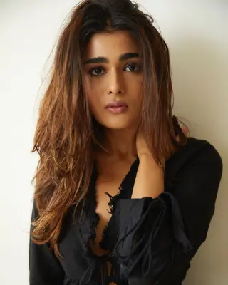 Shalini Pandey photo 19 — Indian, Black