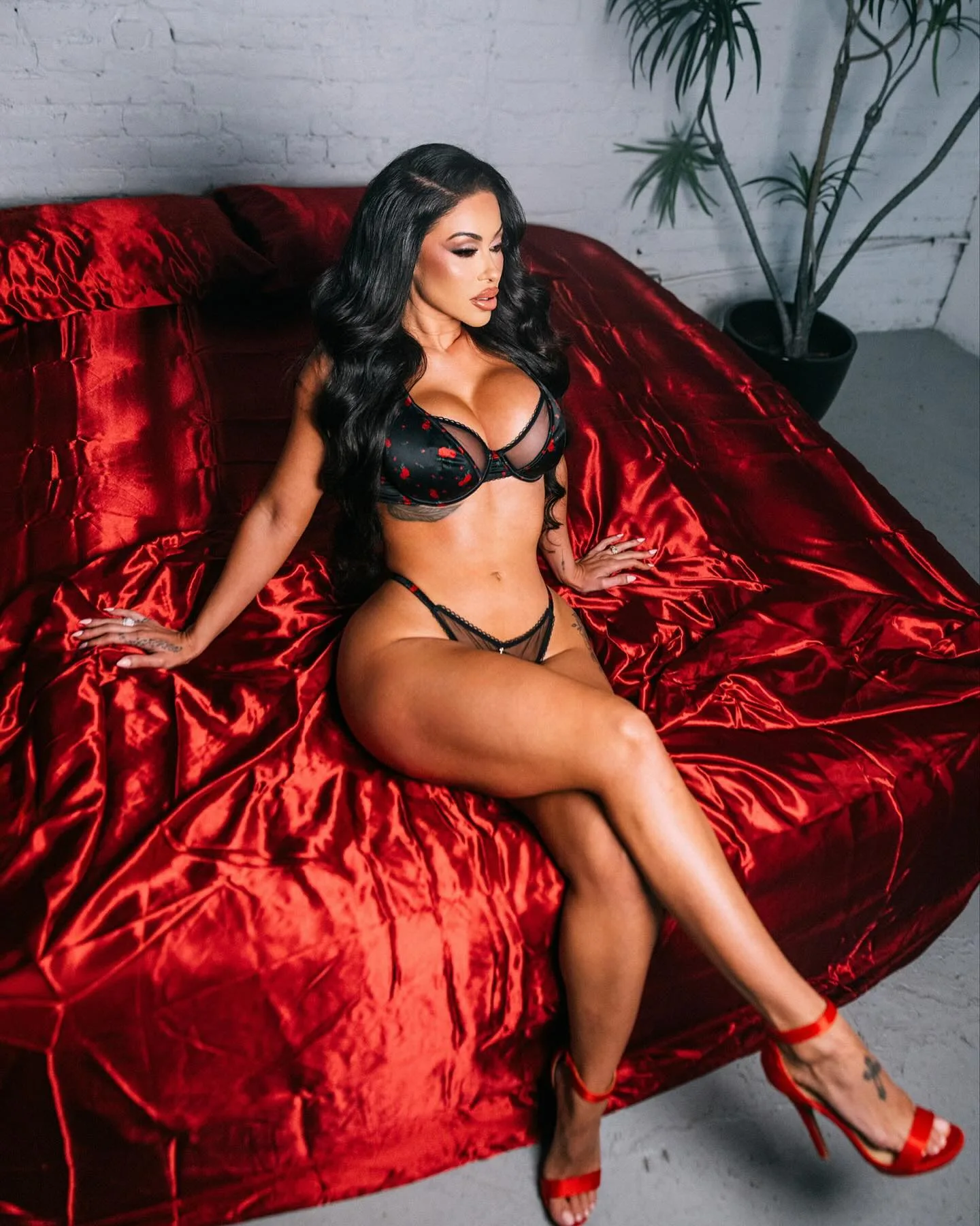 Shantel Tinajero photo 5 — Mixed-race (primarily Latin), Adult Model, Digital Creator, Glamour Model, Model