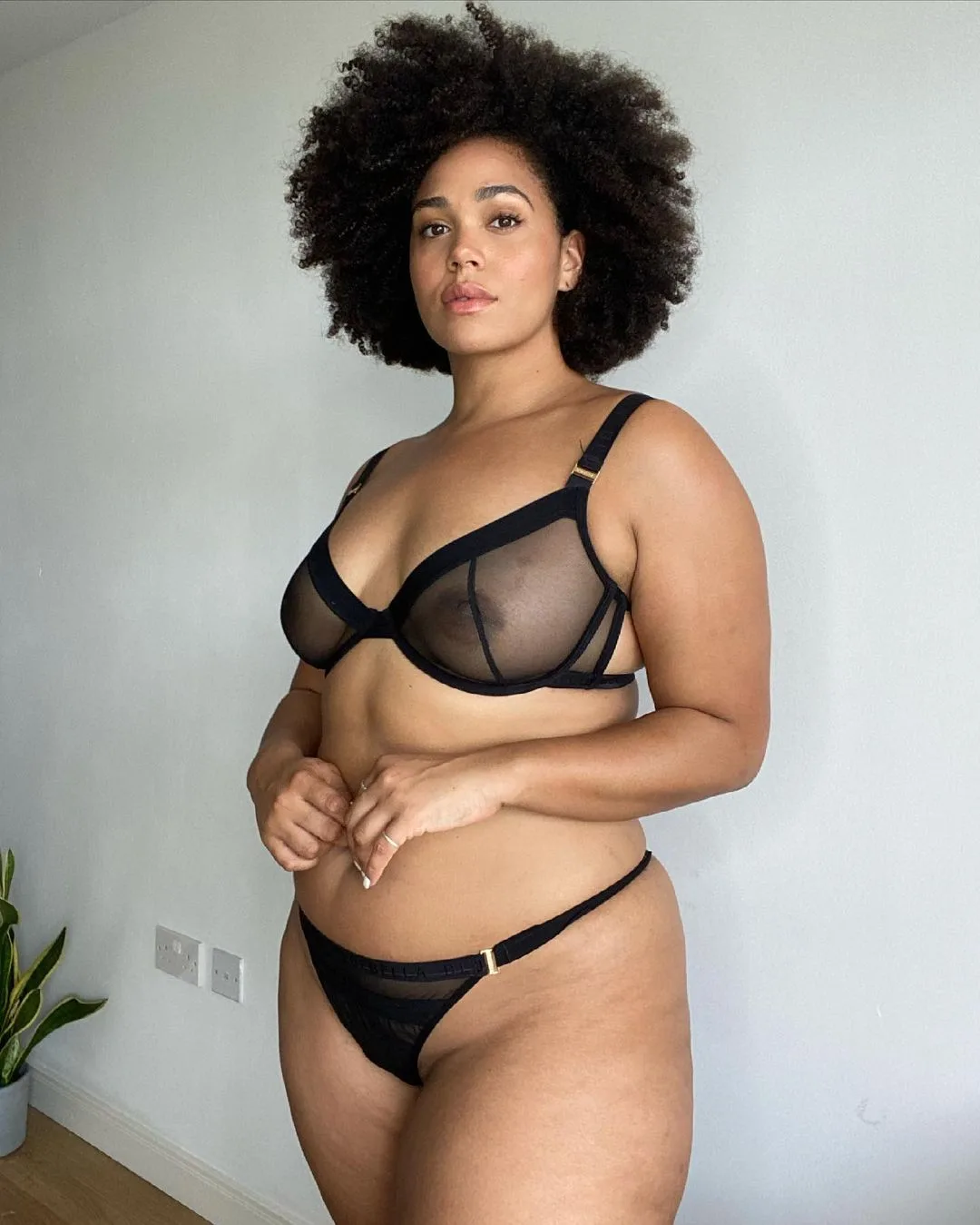 Shareefa J photo 1 — British, Brown