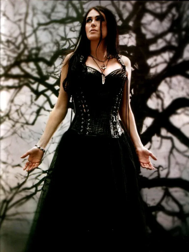 Sharon Den Adel photo 1 — Dutch, Brown