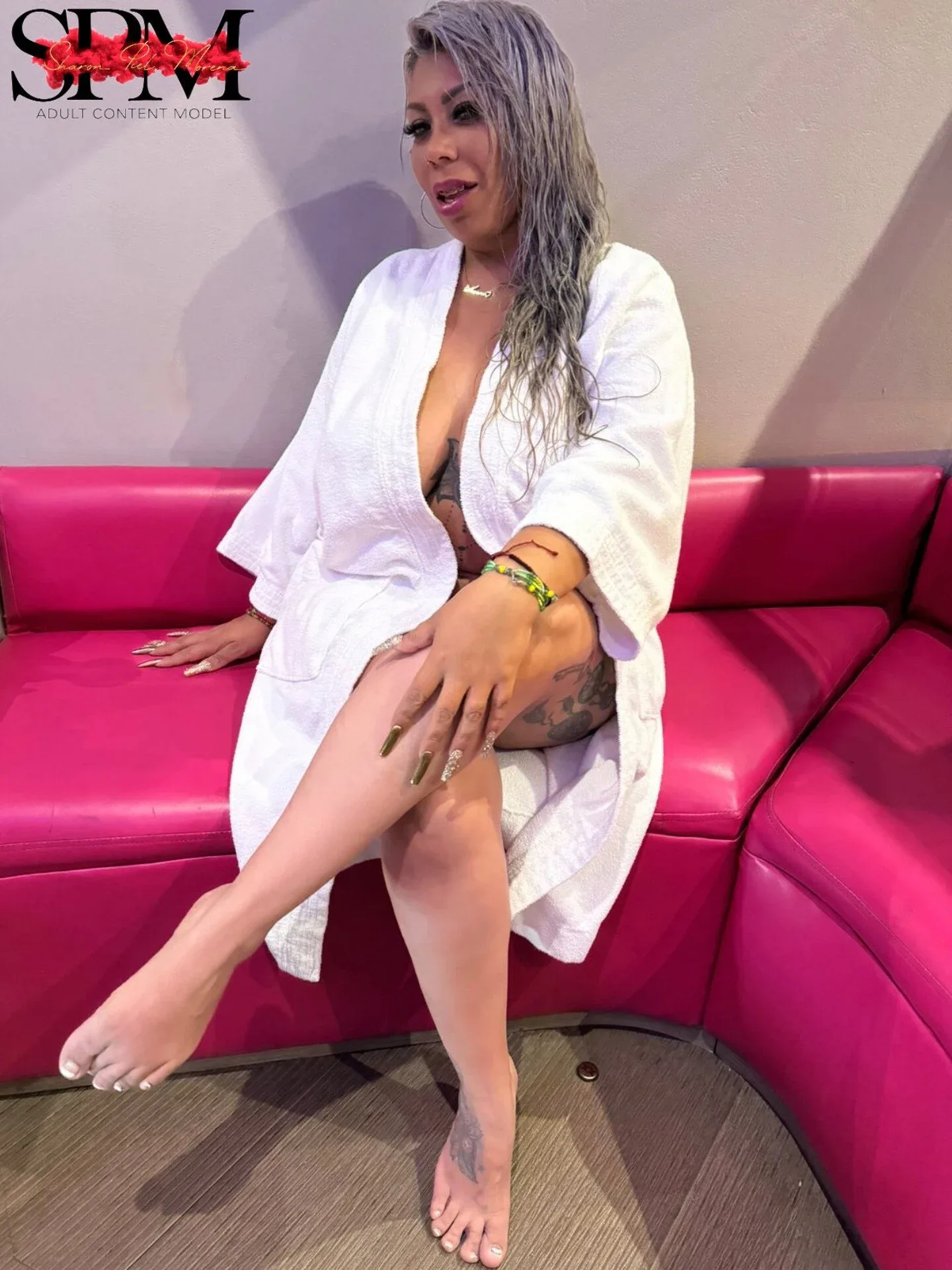 Sharon Piel Morena photo 3 — Chubby, Blue