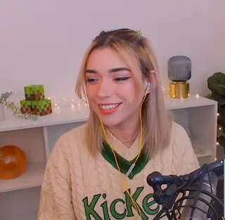 Shelby Grace photo 19 — Brown, Activist, Cosplayer, Gamer, Influencer, YouTuber