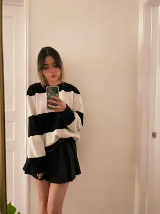 Shelby Grace photo 8 — Slim, Brown