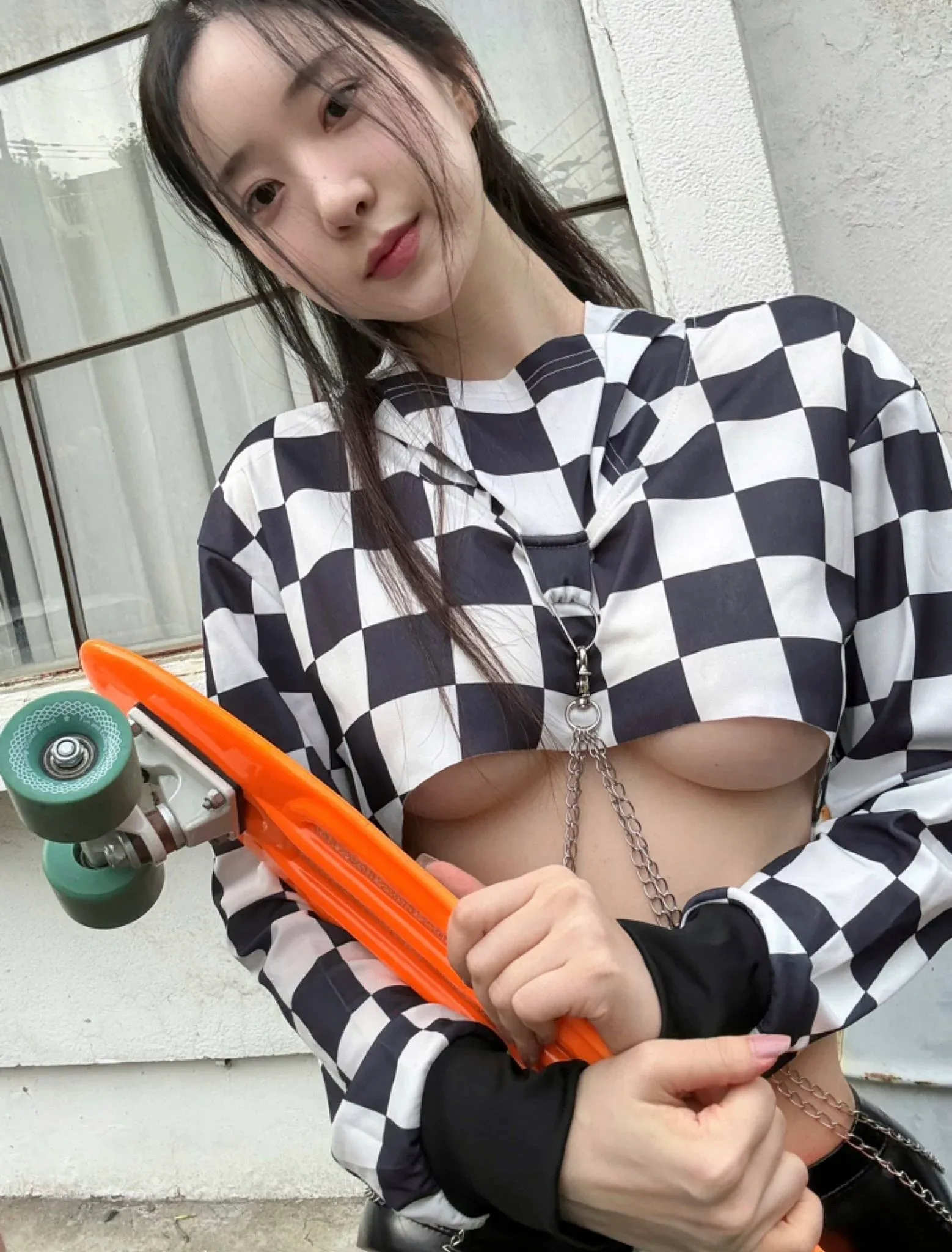 Shin Jae Eun photo 9 — Slim, Brown