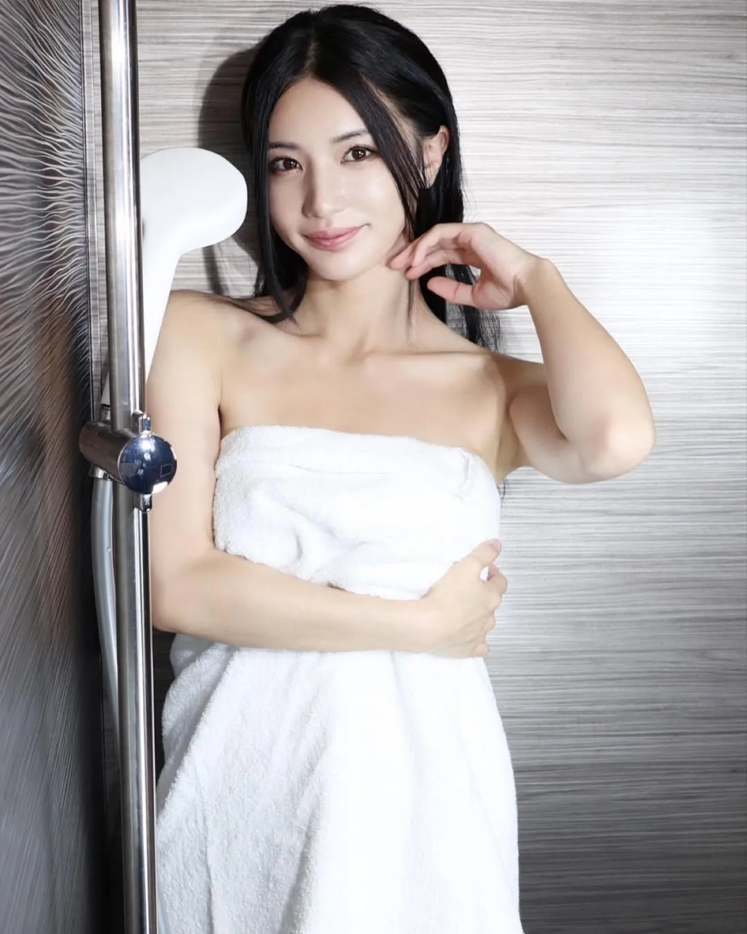 Shoko Takasaki — Actress, Adult Model (former), AV Idol (former), Gravure Idol (former), Influencer, Japanese