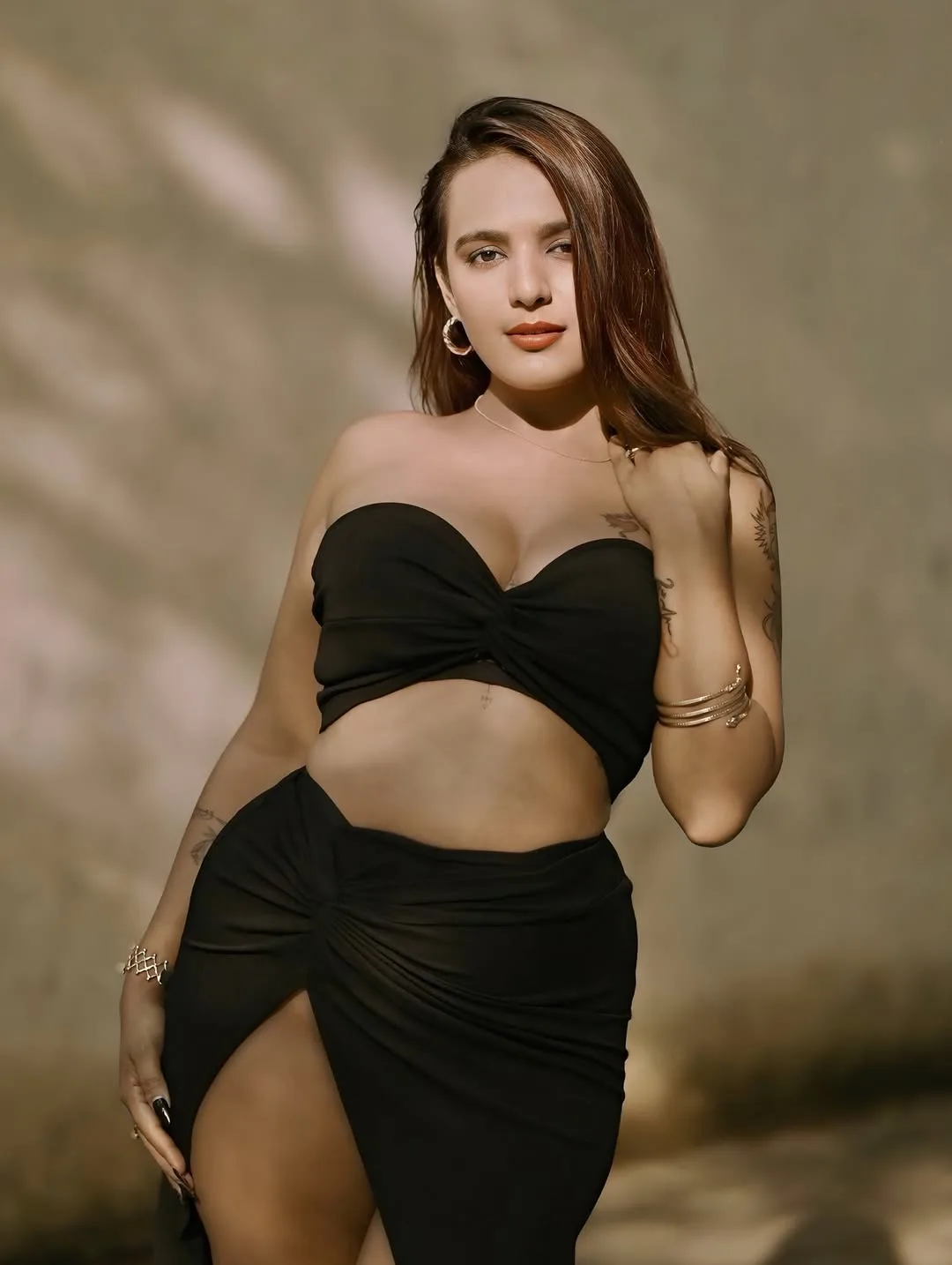 Shreyal Pandey photo 16 — Brown, Asian