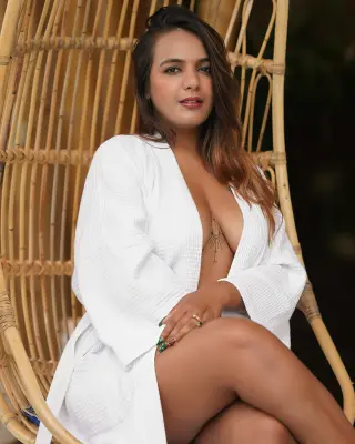 Shreyal Pandey photo 5 — Asian, Blogger, Glamour Model, Influencer, YouTuber