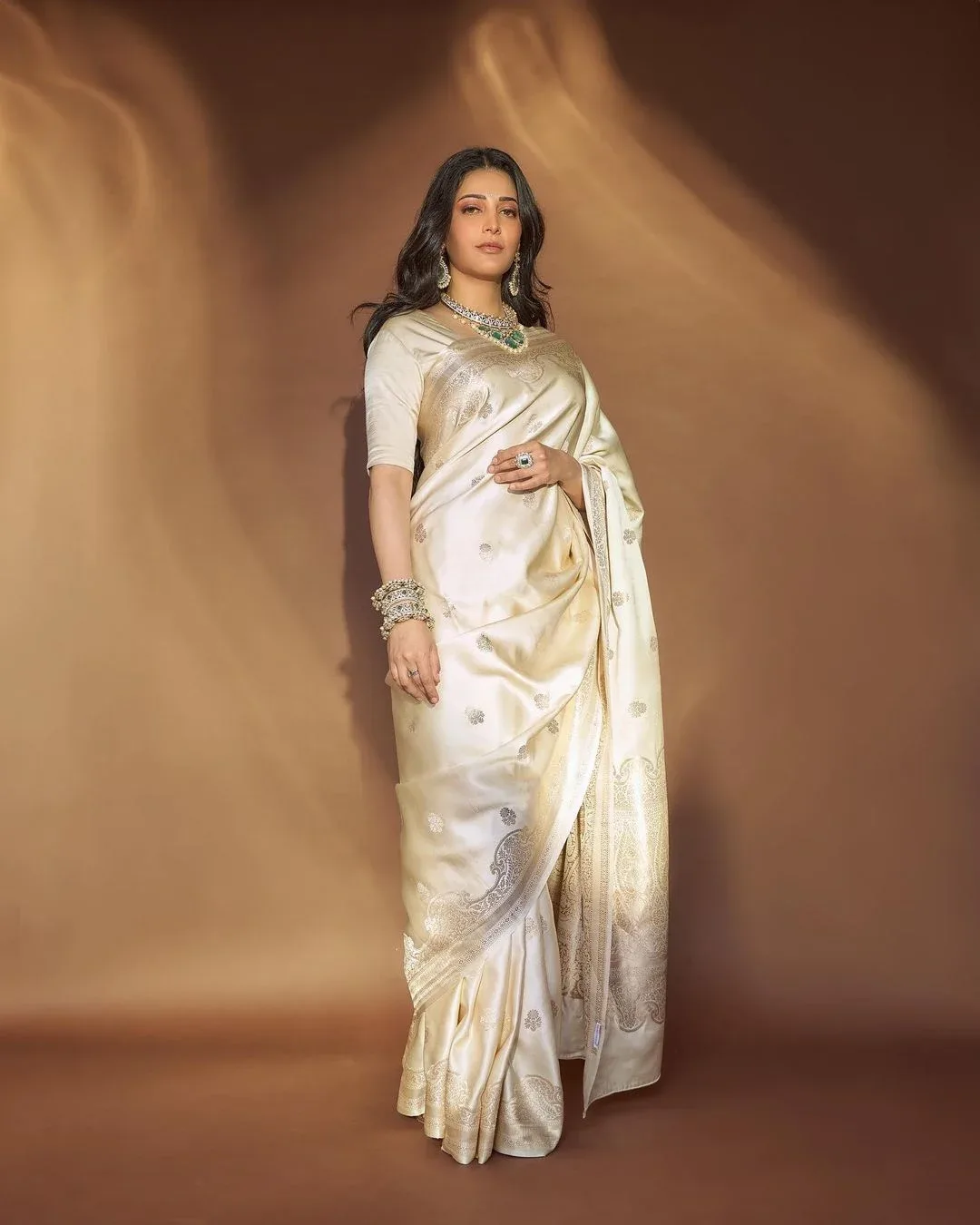 Shruti Hasan photo 13 — Indian, Black