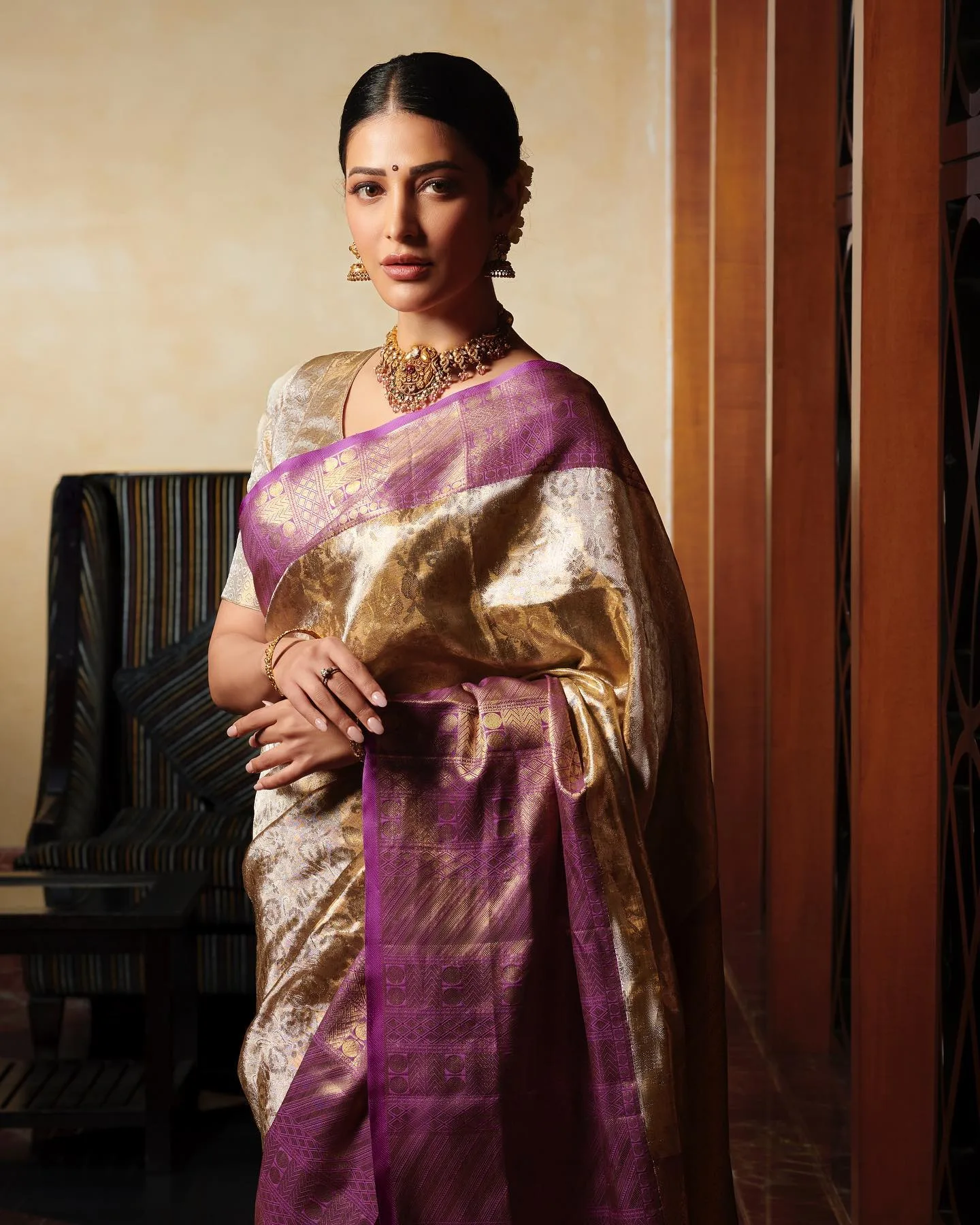 Shruti Hasan photo 16 — Brown, Asian