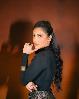 Shruti Hasan photo 19 — Indian, Black