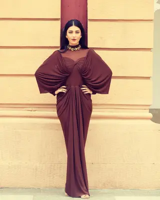 Shruti Hasan photo 7 — Indian, Black